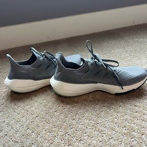 Grey ultra boosts